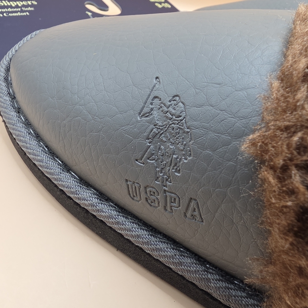 U.S. Polo Assn. Slippers Men's 9-10 Medium Grey Brown Fuzzy Slip-on House Shoes - Picture 2 of 4